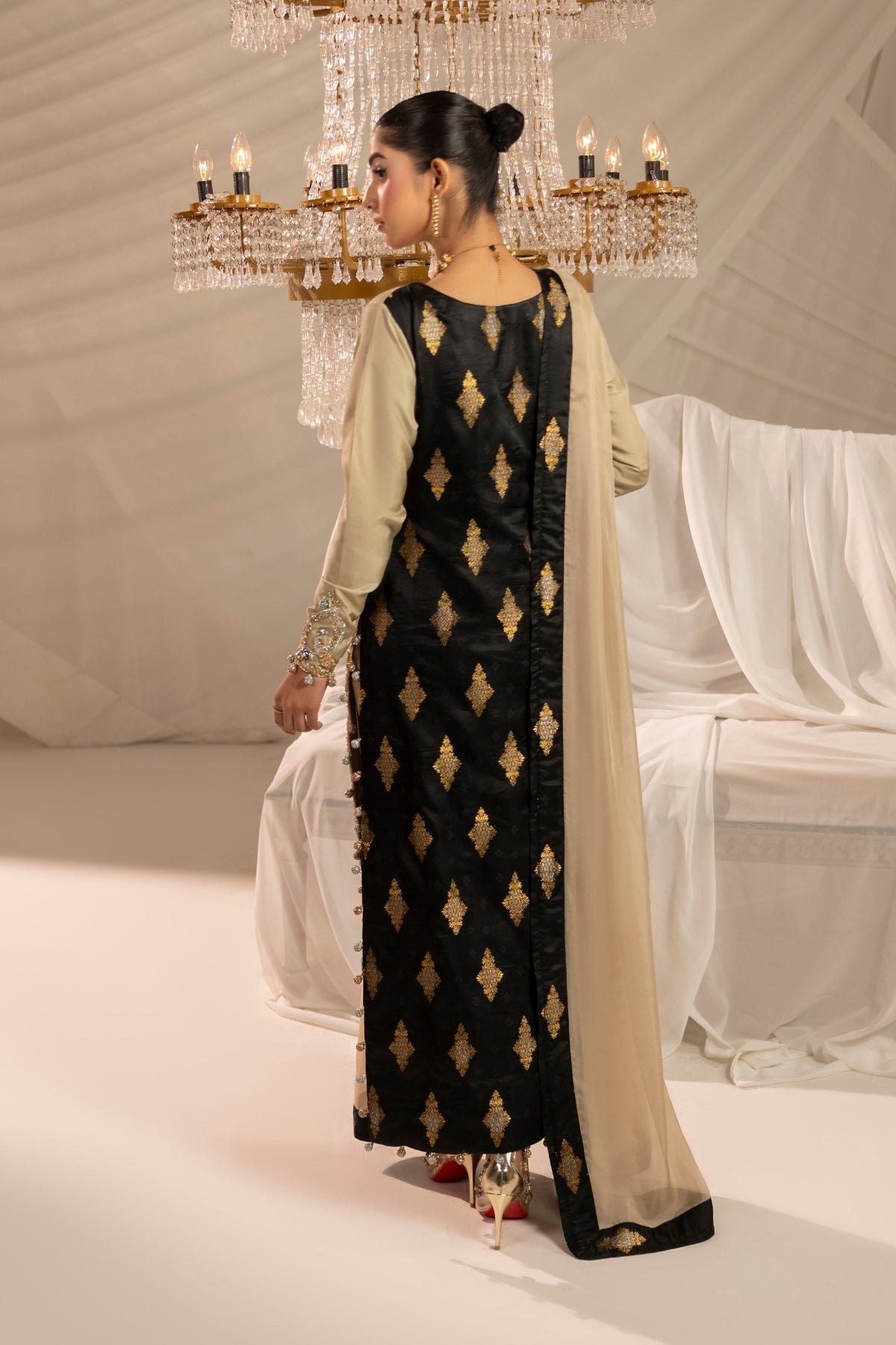 Amylia - Huma Mistry Official